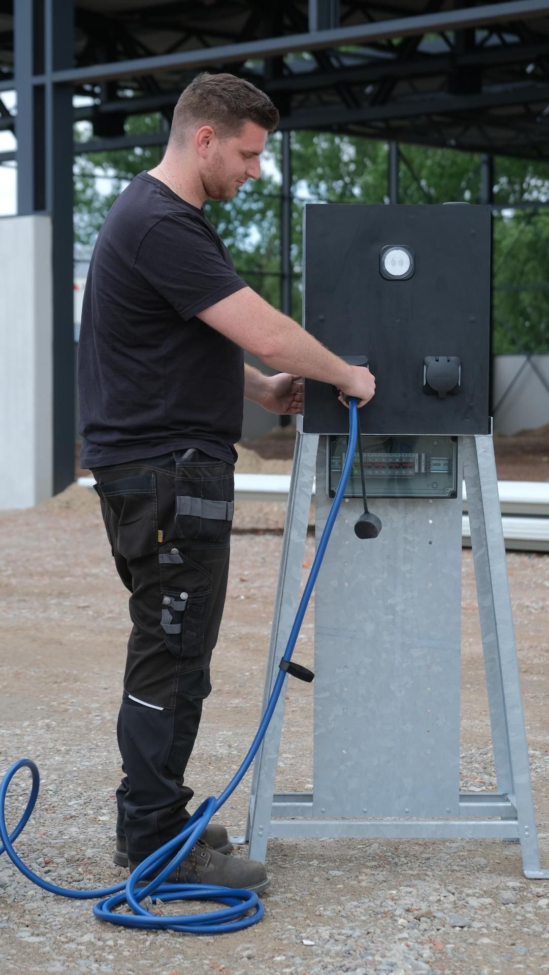 Installatie bedrijf mobiele laadpalen voltalux3